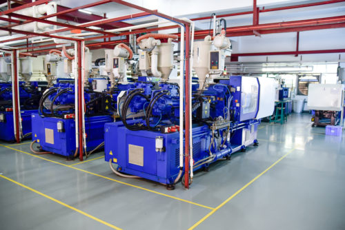 plastic injection molding machines